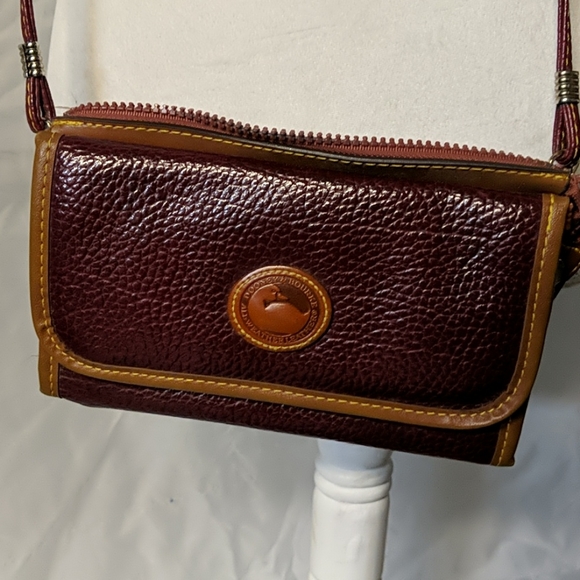 Dooney & Bourke small purse - Picture 2 of 6